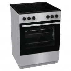 Električni šporet sa staklokeramičkom pločom i ventilatorskom rernom.